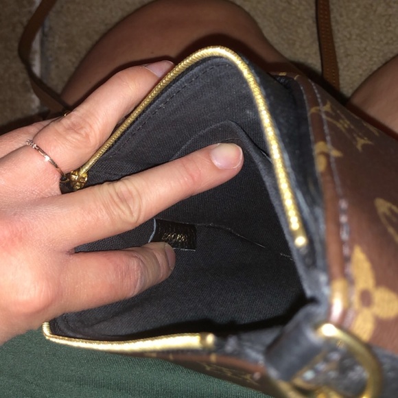 LOUIS VUITTON PALLAS CLUTCH - Picture 5 of 8